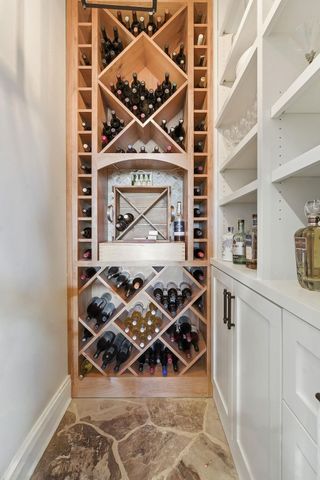 9825 Grand Summit BLVD, Dripping Springs, TX 78620