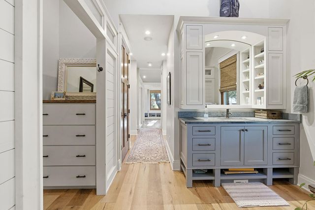 9825 Grand Summit BLVD, Dripping Springs, TX 78620