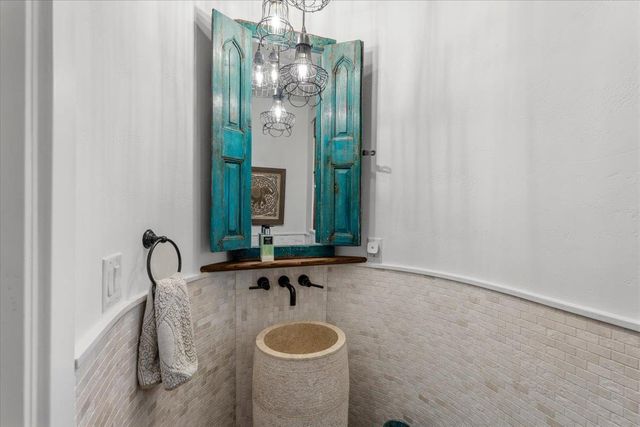 9825 Grand Summit BLVD, Dripping Springs, TX 78620