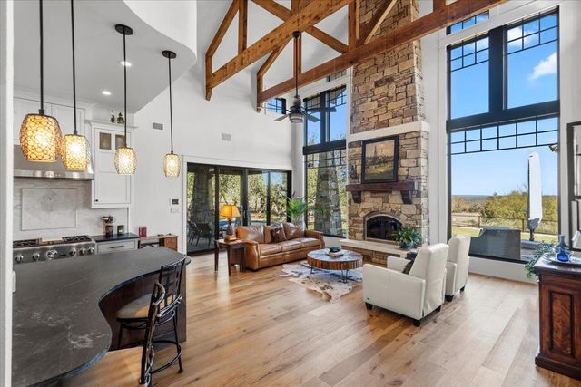 9825 Grand Summit BLVD, Dripping Springs, TX 78620