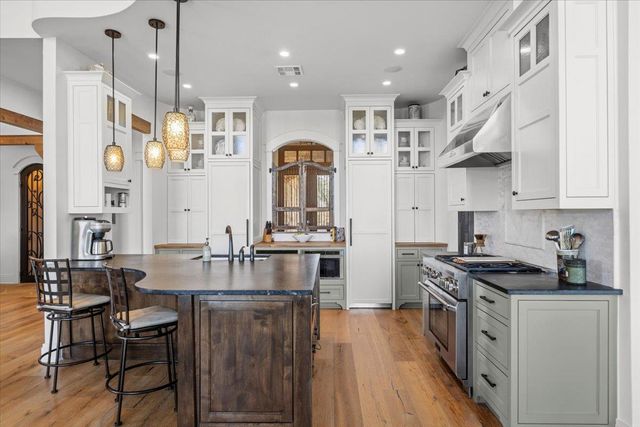 9825 Grand Summit BLVD, Dripping Springs, TX 78620