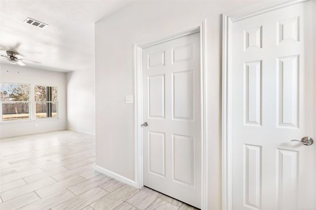 111 County Road 5122 B, Cleveland, TX 77327