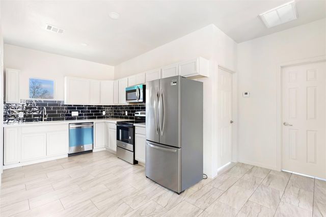 111 County Road 5122 B, Cleveland, TX 77327