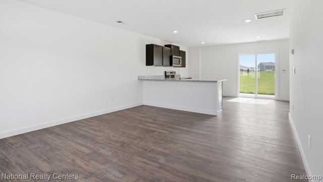 10465 Valley Drive, Goodrich, MI 48438