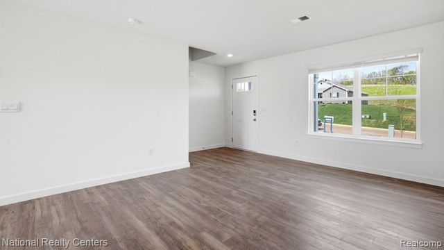 10465 Valley Drive, Goodrich, MI 48438