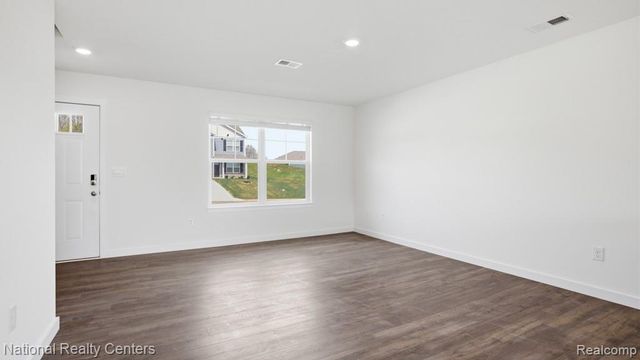 10465 Valley Drive, Goodrich, MI 48438