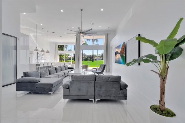 4088 NW Briarcliff Circle, Boca Raton, FL 33496