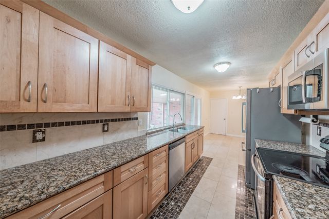 5605 Squires Drive, The Colony, TX 75056