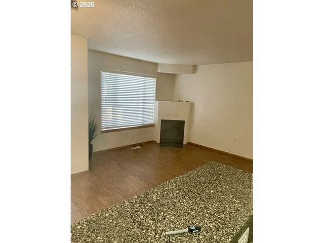 880 Se 193RD Ave, Portland, OR 97233