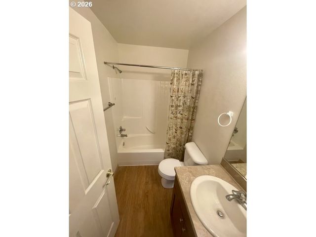 880 Se 193RD Ave, Portland, OR 97233