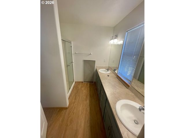 880 Se 193RD Ave, Portland, OR 97233