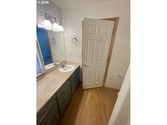 880 Se 193RD Ave, Portland, OR 97233
