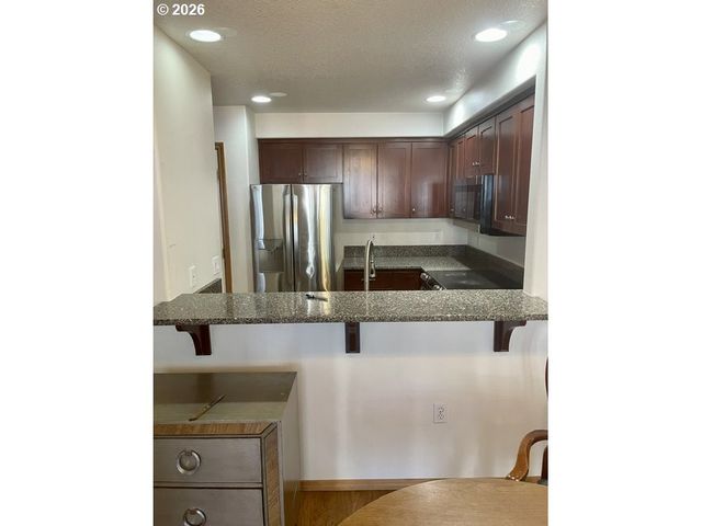 880 Se 193RD Ave, Portland, OR 97233
