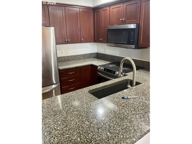 880 Se 193RD Ave, Portland, OR 97233