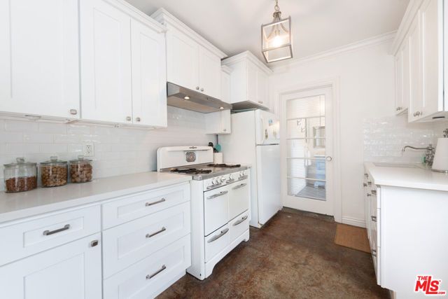 5744 Calhoun Avenue, Sherman Oaks, CA 91401