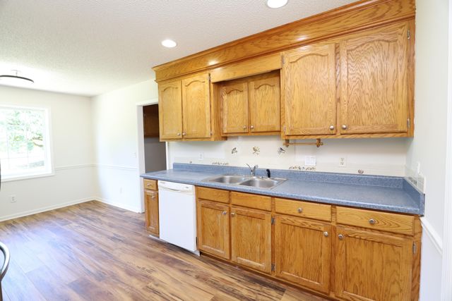 3643 Red Lane Road, Dalzell, SC 29040