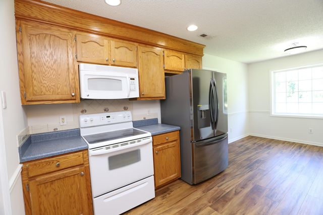 3643 Red Lane Road, Dalzell, SC 29040