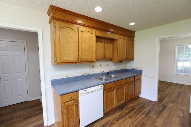 3643 Red Lane Road, Dalzell, SC 29040