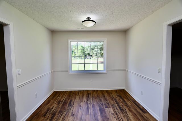 3643 Red Lane Road, Dalzell, SC 29040