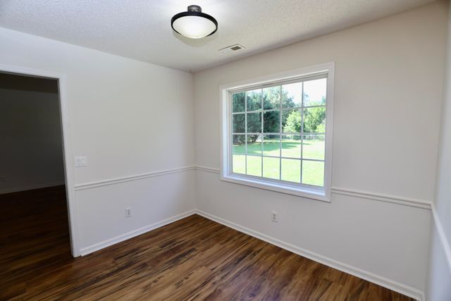 3643 Red Lane Road, Dalzell, SC 29040