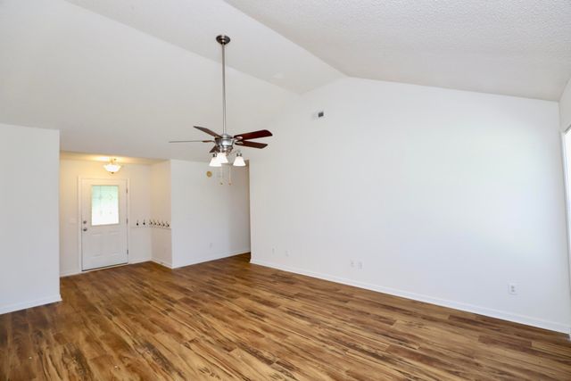 3643 Red Lane Road, Dalzell, SC 29040