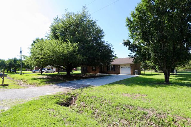 3643 Red Lane Road, Dalzell, SC 29040