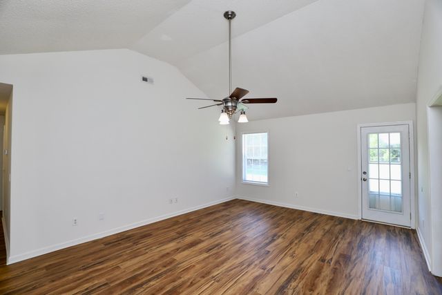 3643 Red Lane Road, Dalzell, SC 29040