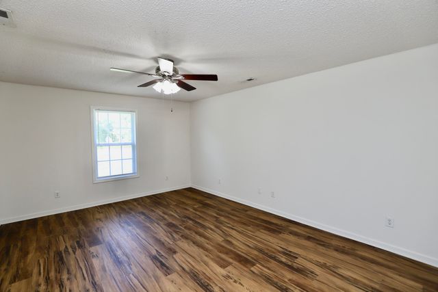3643 Red Lane Road, Dalzell, SC 29040