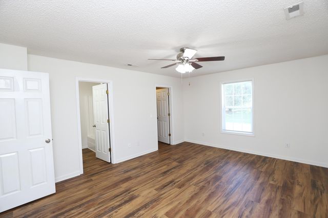 3643 Red Lane Road, Dalzell, SC 29040