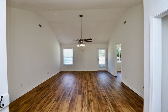 3643 Red Lane Road, Dalzell, SC 29040