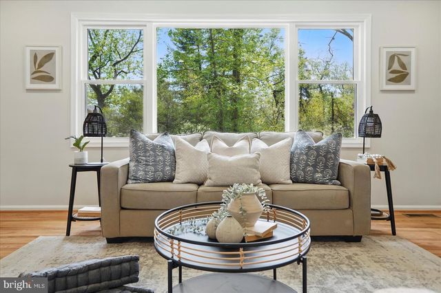 1504 AMESHIRE, Lutherville Timonium, MD 21093