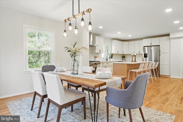 1504 AMESHIRE, Lutherville Timonium, MD 21093