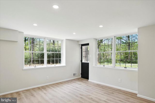 1504 AMESHIRE, Lutherville Timonium, MD 21093