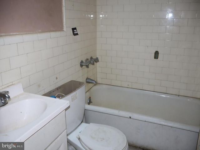 5239 PENNSGROVE ST, Philadelphia, PA 19131