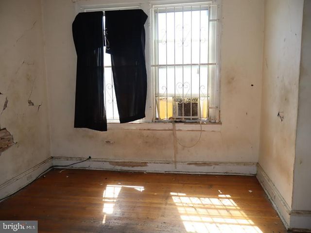 5239 PENNSGROVE ST, Philadelphia, PA 19131