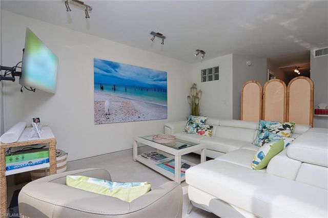 2500 Gulf Shore BLVD N S6, Naples, FL 34103