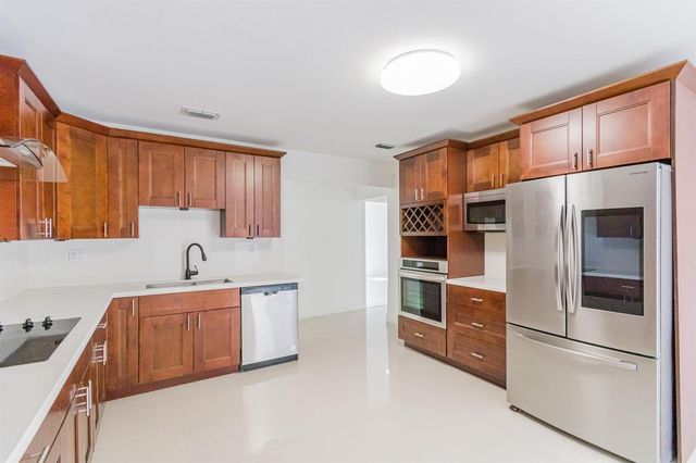 2810 NE 60th Street, Fort Lauderdale, FL 33308