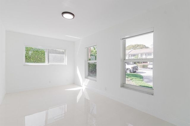2810 NE 60th Street, Fort Lauderdale, FL 33308