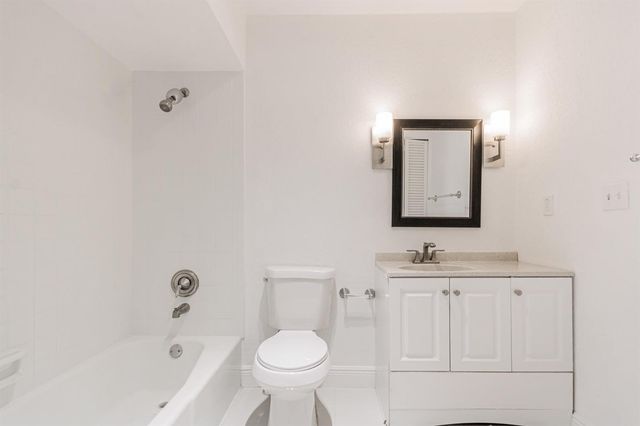 2810 NE 60th Street, Fort Lauderdale, FL 33308
