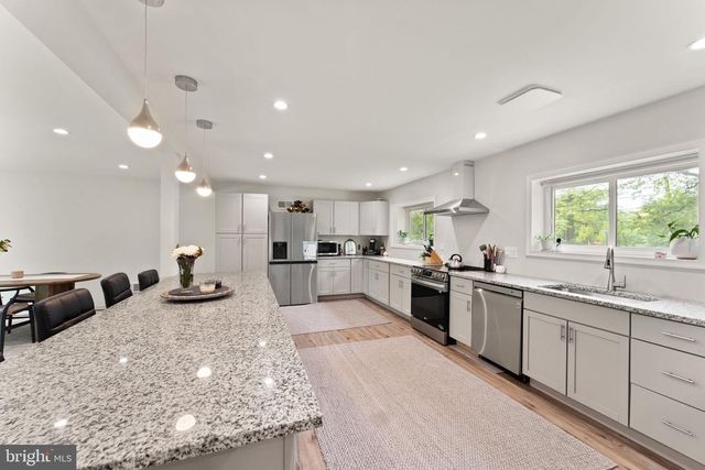 8341 ROLLING RD, Springfield, VA 22153