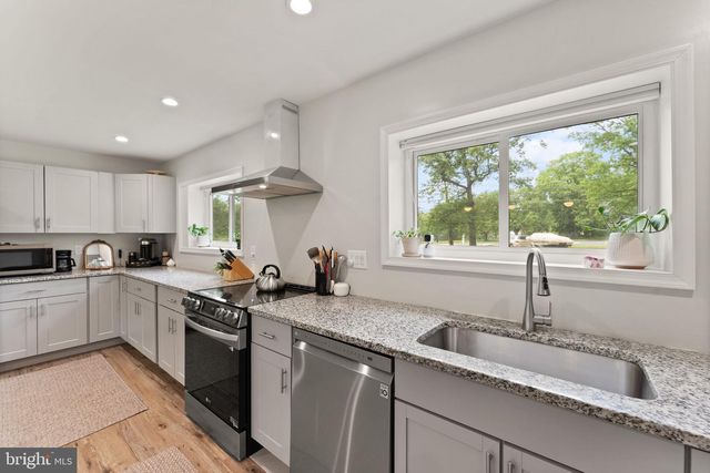 8341 ROLLING RD, Springfield, VA 22153