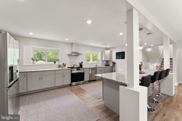8341 ROLLING RD, Springfield, VA 22153