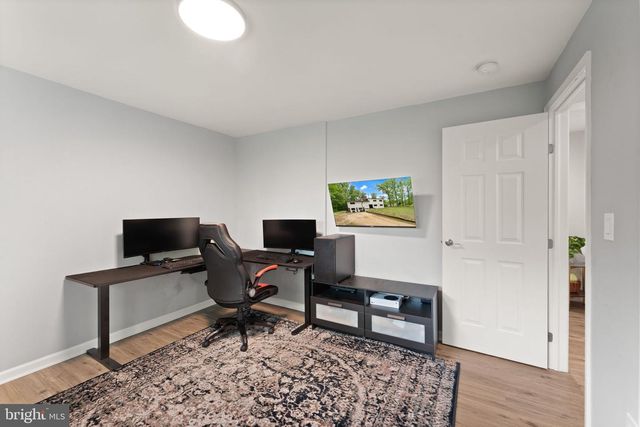 8341 ROLLING RD, Springfield, VA 22153