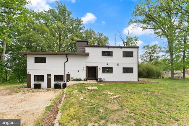 8341 ROLLING RD, Springfield, VA 22153