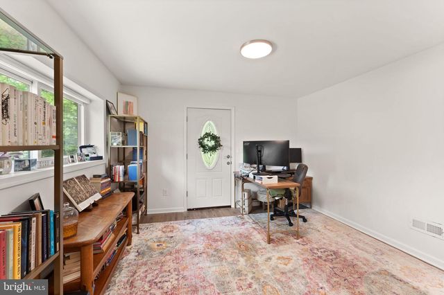 8341 ROLLING RD, Springfield, VA 22153