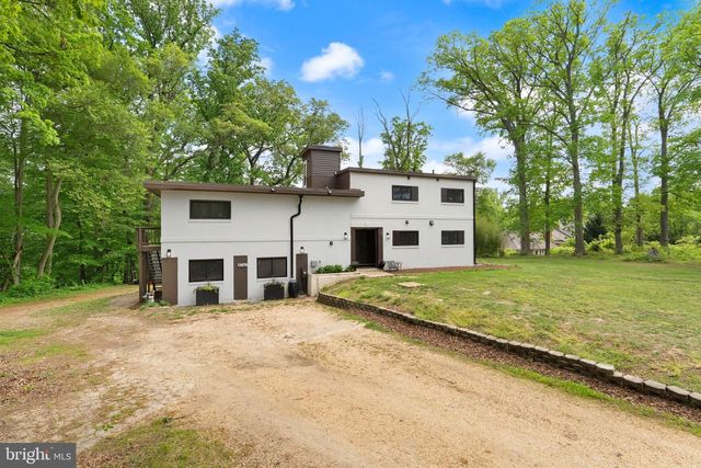 8341 ROLLING RD, Springfield, VA 22153