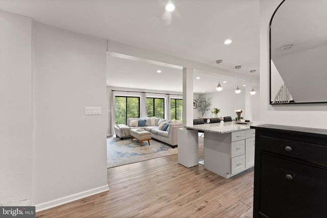 8341 ROLLING RD, Springfield, VA 22153