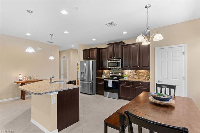 5790 Harbour Club RD # 201, Fort Myers, FL 33919