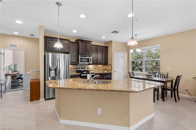 5790 Harbour Club RD # 201, Fort Myers, FL 33919