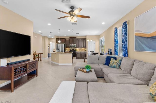 5790 Harbour Club RD # 201, Fort Myers, FL 33919